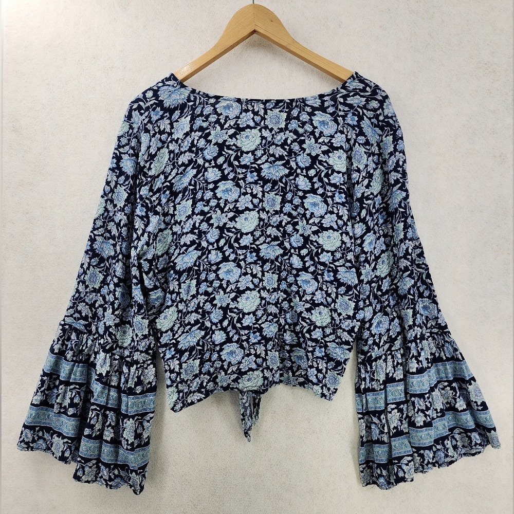 American Eagle Outfitters Flowy Floral Blouse Women's Size Large Bell Sleeves - Picture 7 of 7